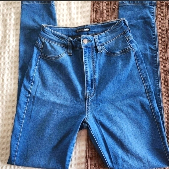 New Fashion Nova High waisted skinny jeans size 7 Casual Denim glam - Picture 1 of 7